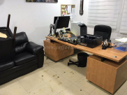 فيديو: الشرطة تداهم منزل السيد توفيق الفقير في اللد وتعيث فيه خراباً